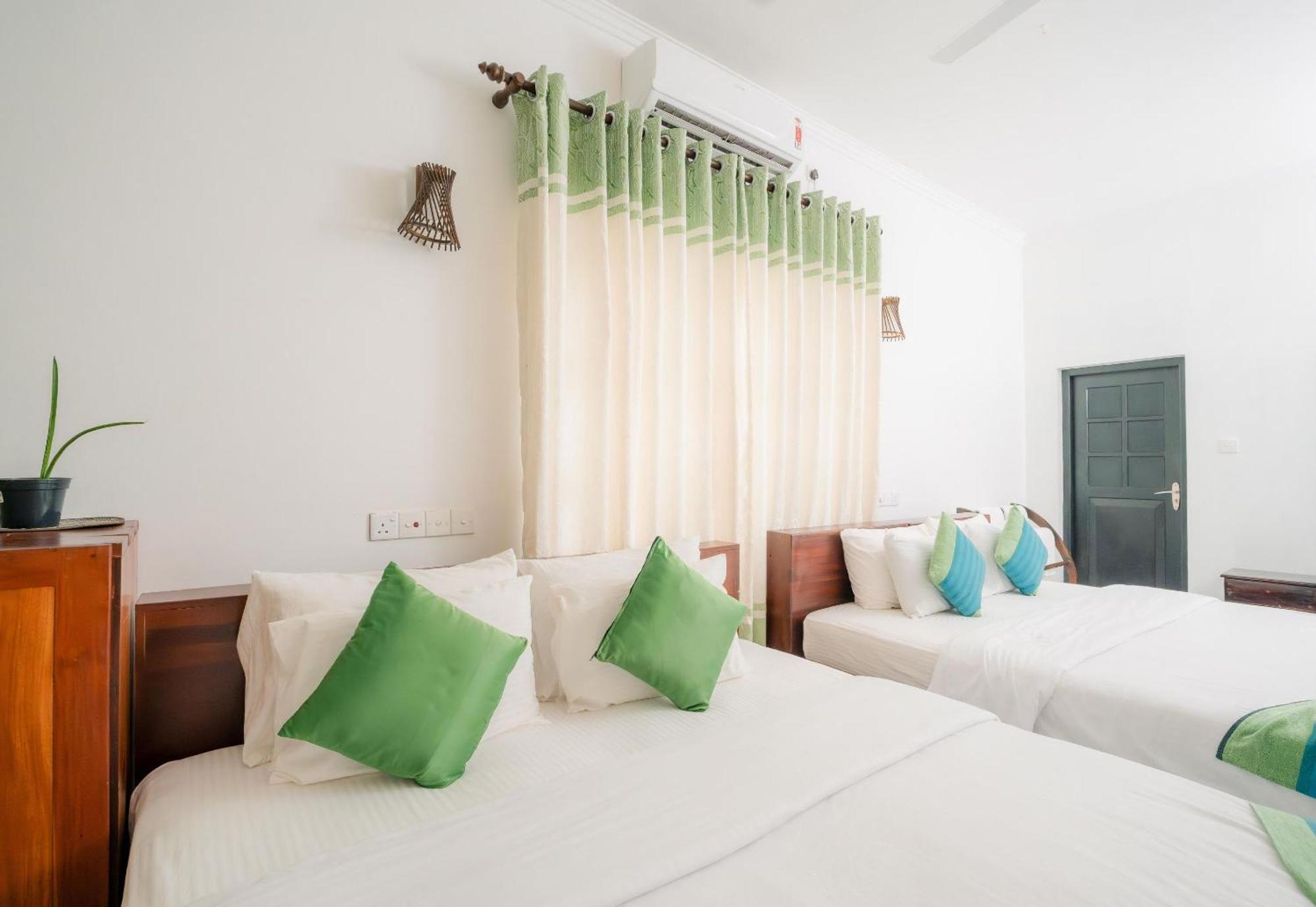 The Panorama Negombo Hotel Exterior photo