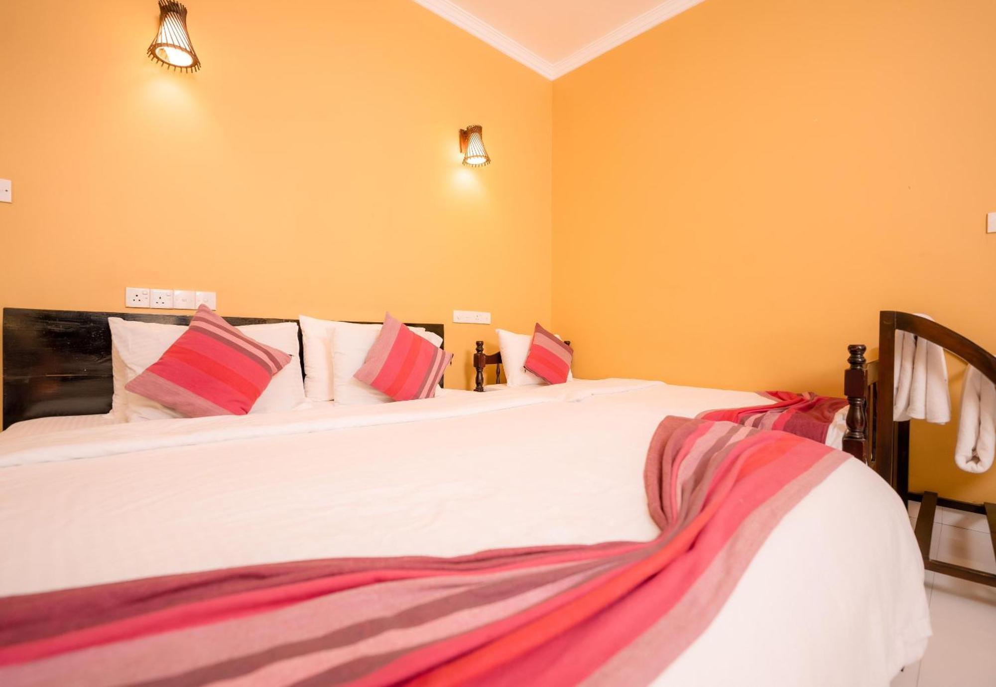 The Panorama Negombo Hotel Exterior photo